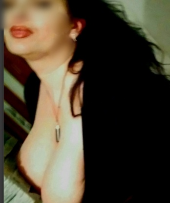 Встречусь с тобой в Москве для незабываемого времяпровождения 💋. У меня есть широкий спектр услуг, которые превратят наше свидание в настоящую сказку - от нежных массажей до страстных игр. Фото соответствуют действительности и не оставят тебя равнодушным 😍. Мои клиенты говорят, что я создаю атмосферу расслабления и наслаждения, и с удовольствием приходят ко мне снова и снова. Жду тебя в Москве, чтобы подарить тебе неповторимый опыт и море удовольствия. 💕 Адея