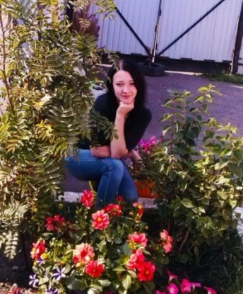 Я опытная проститутка, умею угодить каждому мужчине. В Москве я живу, и готова встретиться с тобой в любом удобном для тебя месте. У меня широкий спектр услуг: классический и расслабляющий массаж, фееричные стриптиз-шоу, а также легкое доминирование и фантазии. Обеспечу полный комфорт и конфиденциальность. Только ты и я, волшебная ночь наполненная нашими сексуальными фантазиями. Что ждешь? Наши встречи останутся в твоей памяти на долго 😉🔥 Фото подтверждаю! Отзывы 🔝 Ларынька